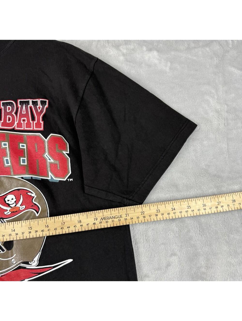 Vintage 1997 Tampa Bay Buccaneers Graphic Tee Black NFL Football M Canada Made - Picture 6 of 10